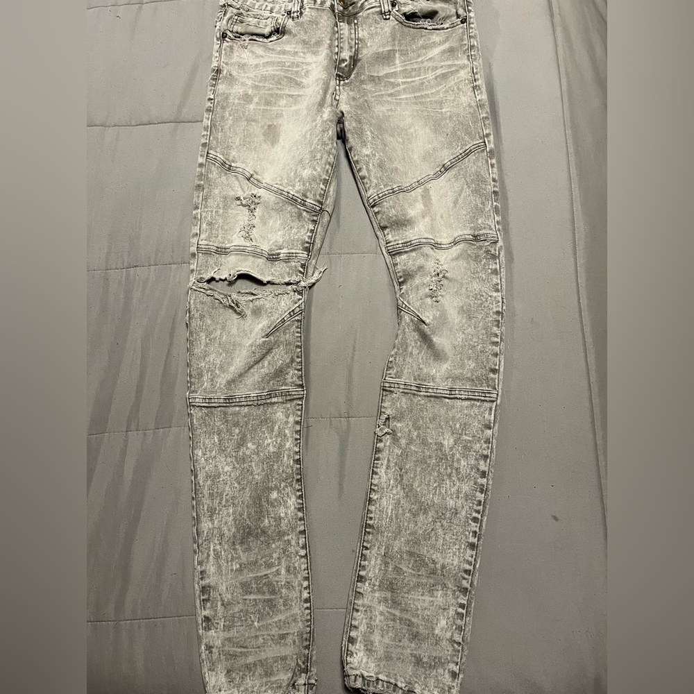 “Men’s Rue21 Whitish-Grey Ribbed Skinny Jeans (Medium) - Small Stain on Pockets”